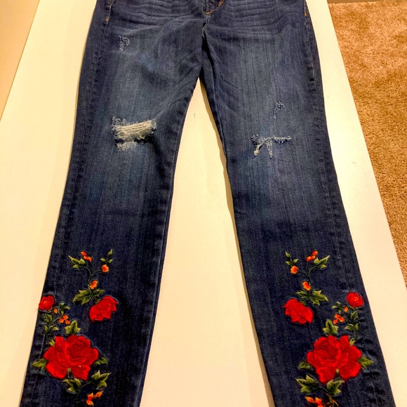 DRIFTWOOD Denim - Driftwood flower embroidered jeans size 29